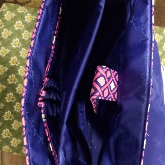 Vera Bradley cross body messenger bag - Picture 2 of 3